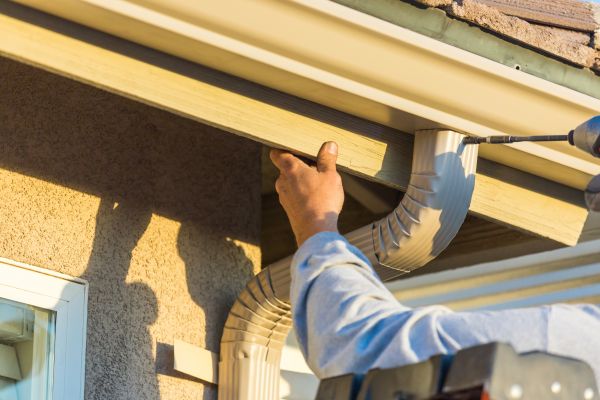 Aluminum Rain Gutter Service in Davidson